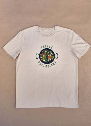 T-shirt Paella Unisex Medium FitFeel the spirit of Valencia with our T-shirt decorated with the image of the national dish - Paella Valenciana. This T-shirt is a reflection of the culture and gastronomic heritage of the region. It is a perfect choice for