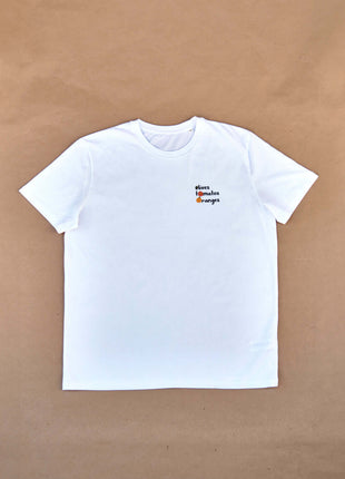 T-shirt Olitor Unisex Medium Fit Enjoy the comfort of our Olitor T-shirt made from 100% organic cotton. It features a vibrant design that reflects the symbols of Valencia - olives, tomatoes, and oranges - on a clean white background. An ideal choice for t
