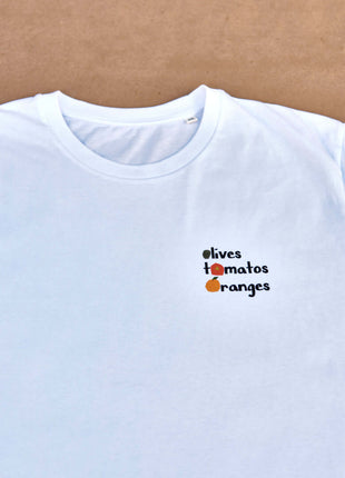 T-shirt Olitor Unisex Medium Fit Enjoy the comfort of our Olitor T-shirt made from 100% organic cotton. It features a vibrant design that reflects the symbols of Valencia - olives, tomatoes, and oranges - on a clean white background. An ideal choice for t