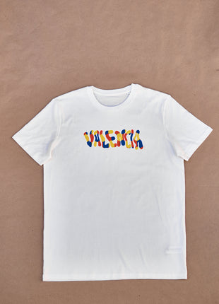T-shirt Valencia Unisex Medium Fit blubby printThis T-shirt impresses with its unique "blubby print" design featuring VALENCIA in the traditional colors of the Valencian flag: red, blue and yellow. Made from 100% organic cotton, it is not only comfortable